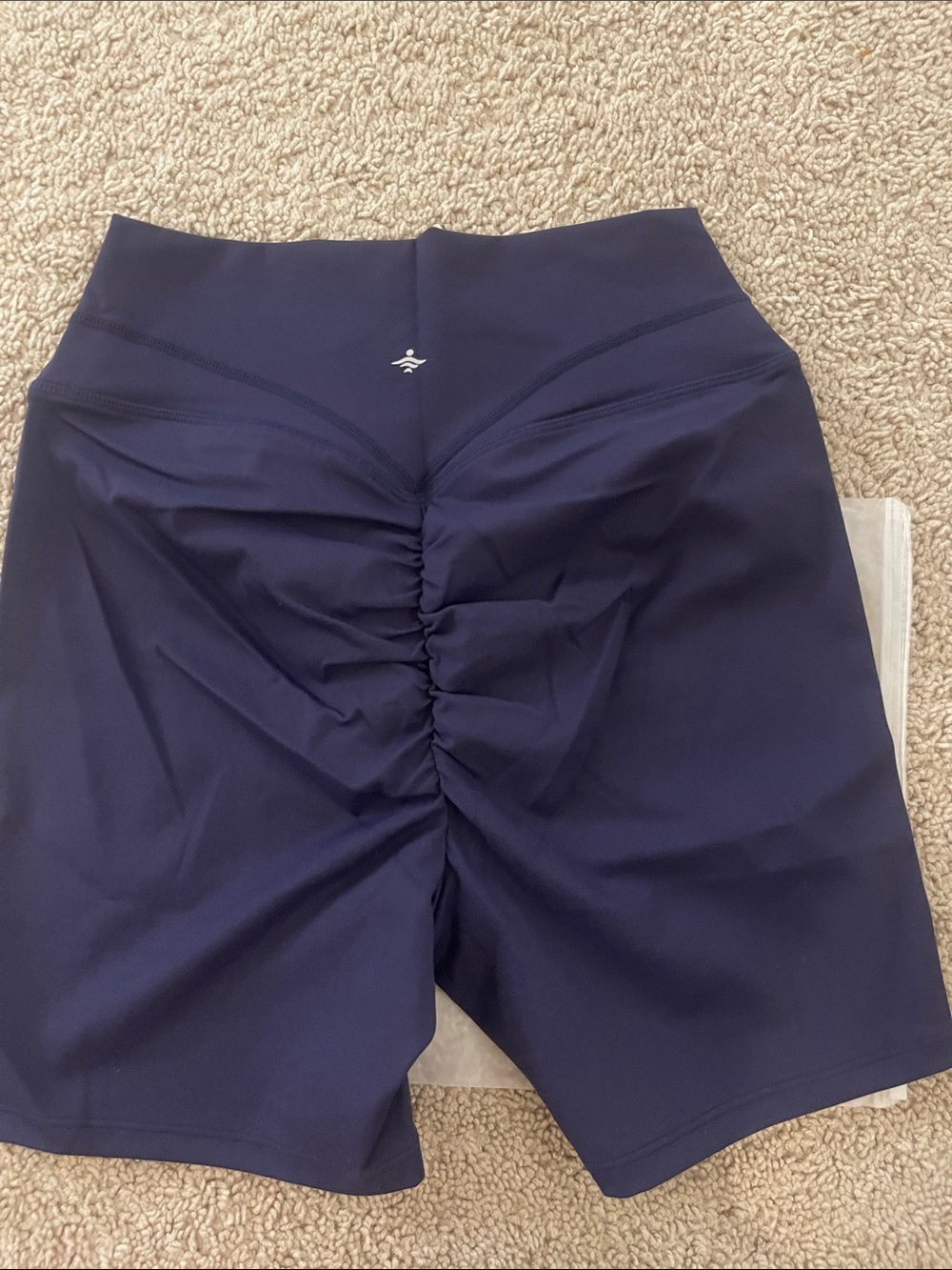 HALARA Navy scrunch butt gym shorts women NWT - Picture 4 of 4